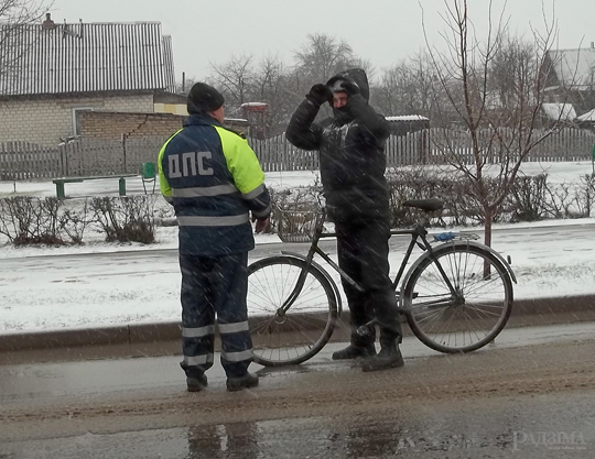 И снег на голову, и инспектор ДПС