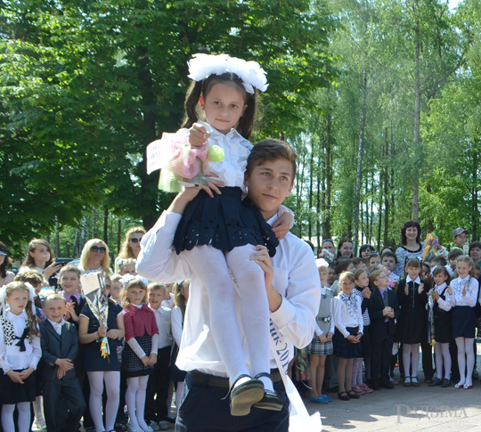 В школах Глусского района состоялись праздничные линейки