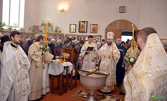 На праздник Крещения в Богоявленском храме в Глуске (фоторепортаж)