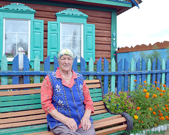 Працавітая гаспадыня ўтульнага падворка