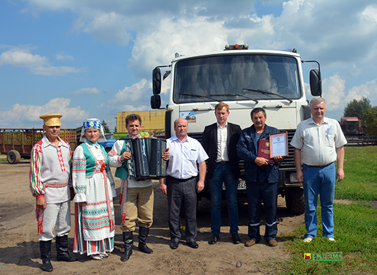 У Глускім раёне віншавалі вадзіцеляў-тысячнікаў