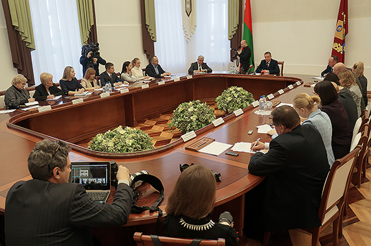 О достижениях и планах: председатель Могилёвского облисполкома Леонид Заяц провел пресс-конференцию для журналистов республиканских и региональных СМИ
