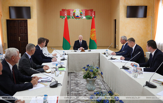 Лукашенко приехал в Полоцк, чтобы расставить точки над “i” по вопросам ЖКХ