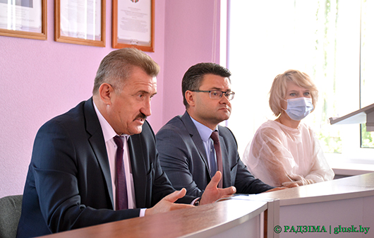 Старшыня Глускага райвыканкама Сцяпан Чачуха сустрэўся з работнікамі медыцыны