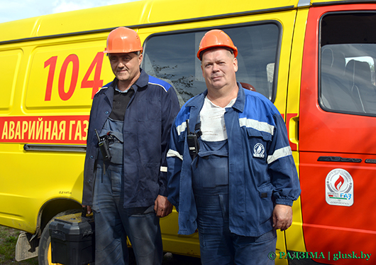 6 сентября отмечается День работников нефтяной, газовой и топливной промышленности. Наши корреспонденты побывали в Глусском РГС, чтобы поближе познакомиться с людьми, которые здесь работают