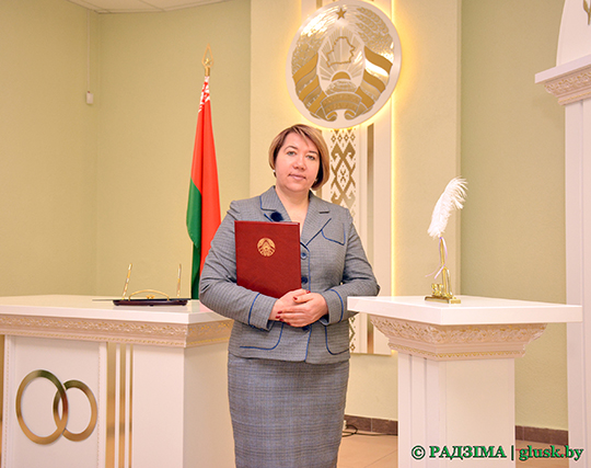 ЗАГС — дело добровольное. Интервью с начальником отдела ЗАГС Глусского райисполкома Анной МАРТИНОВИЧ