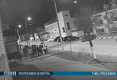 Правоохранители ищут очевидцев преступления — наезда на людей возле кафе в Глуске
