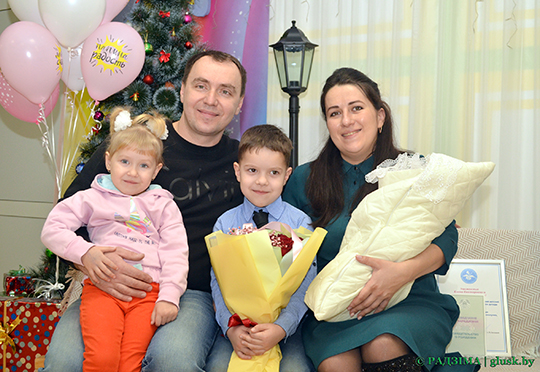 Первый ребенок, родившийся в 2022 году в Глусском районе — девочка Милена