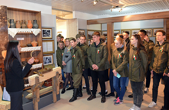 Участники проекта “Дорогами памяти и славы” побывали в музее и посадили деревья в Глуске