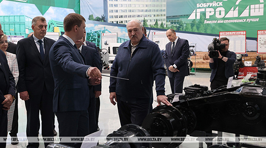Лукашенко – руководству промпредприятий: с импортозамещением будем вас поддавливать, это шанс