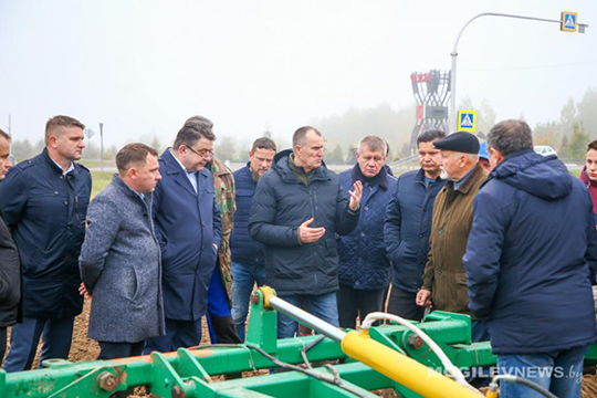 Демонстрация сельскохозяйственной техники прошла в Чаусах с участием Анатолия Исаченко
