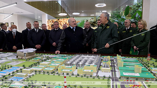 “Что дальше будем делать?” Лукашенко начал посещение БНБК с вопроса на перспективу