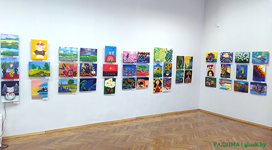 Выставка картин юных глусчан из объединения «Арт-кроха» проходит в бобруйском музее