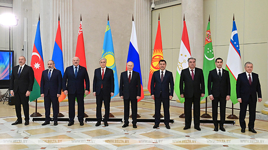 Лукашенко прибыл на неформальную встречу лидеров стран СНГ