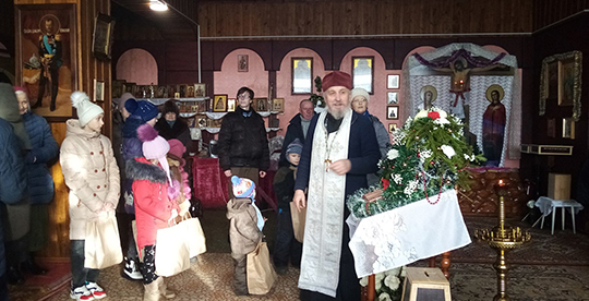 Детский праздник прошел 7 января в храме Рождества Христова в Глуске