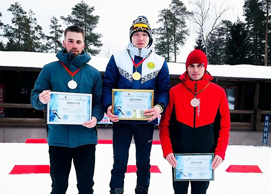 Тимофей Скрупский из Глуска победил на соревнованиях по лыжным гонкам среди работников лесхозов страны