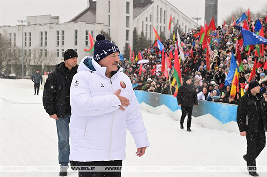 Лукашенко посоветовал всем заниматься лыжным спортом и приобщать к этому детей
