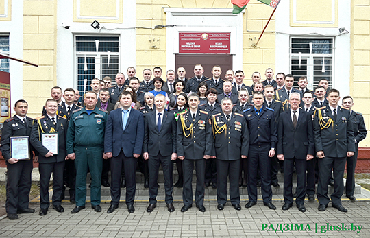 Накануне профессионального праздника в Глуске чествовали сотрудников РОВД, отделения Департамента охраны и ветеранов милиции