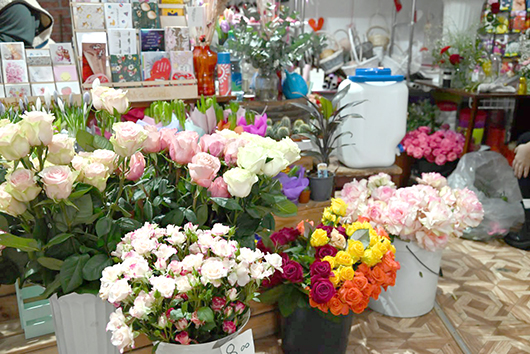 Подготовка ко Дню женщин в цветочных магазинах Глуска идет полным ходом
