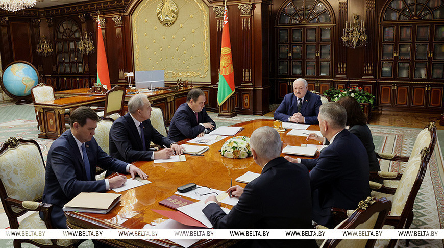 «Должно быть торжественно и содержательно». Подготовку к заседанию ВНС обсудили у Лукашенко