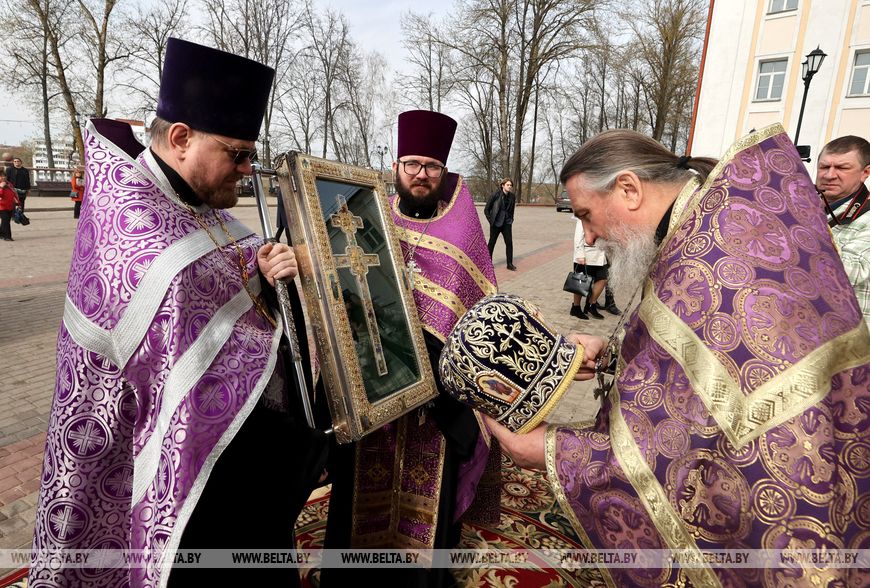Крест преподобной Евфросинии Полоцкой прибыл в витебский Свято-Успенский кафедральный собор