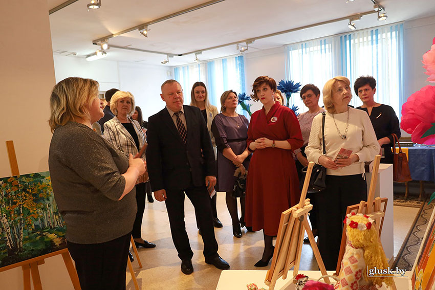 Выставка работ учащихся Центра творчества Глуска открылась в районном музее