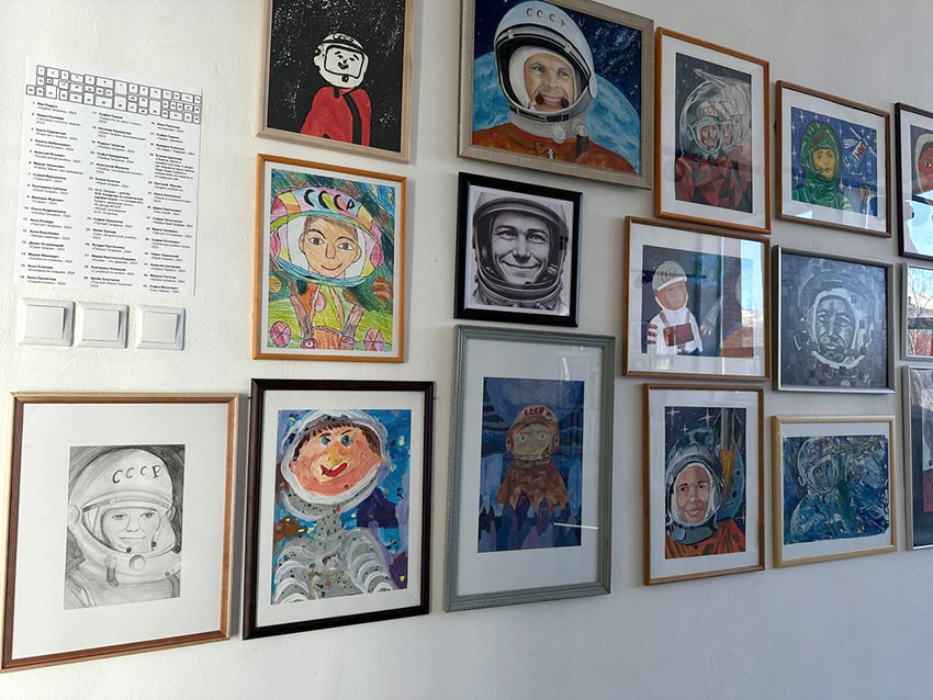 Нарисовали улыбку Гагарина. Учащиеся Глусской школы искусств — участники международной выставки рисунков