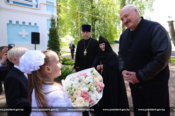 Лукашенко рассказал, почему на Пасху посетил храм именно вблизи Днепра