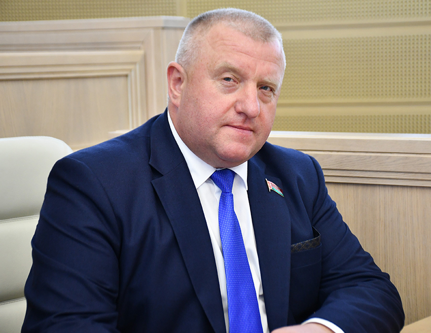 С Днем Государственного флага, Государственного герба и Государственного гимна Республики Беларусь! Поздравляет Олег Дьяченко