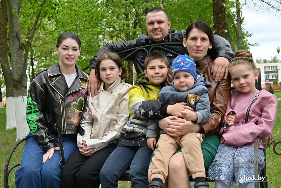 Накануне Дня семьи побывали в большой дружной семье Николая и Виктории Касько