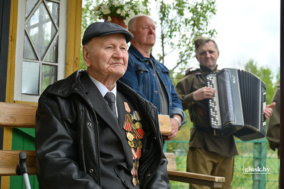 Поздравления с 80-летием Великой Победы принимал Евгений Тимофеевич Шилов