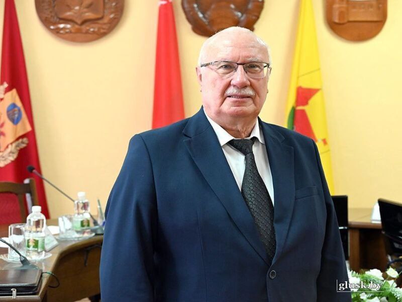 Член Совета Республики Александр Багель поздравляет с 80-летием Великой Победы в Великой Отечественной войне