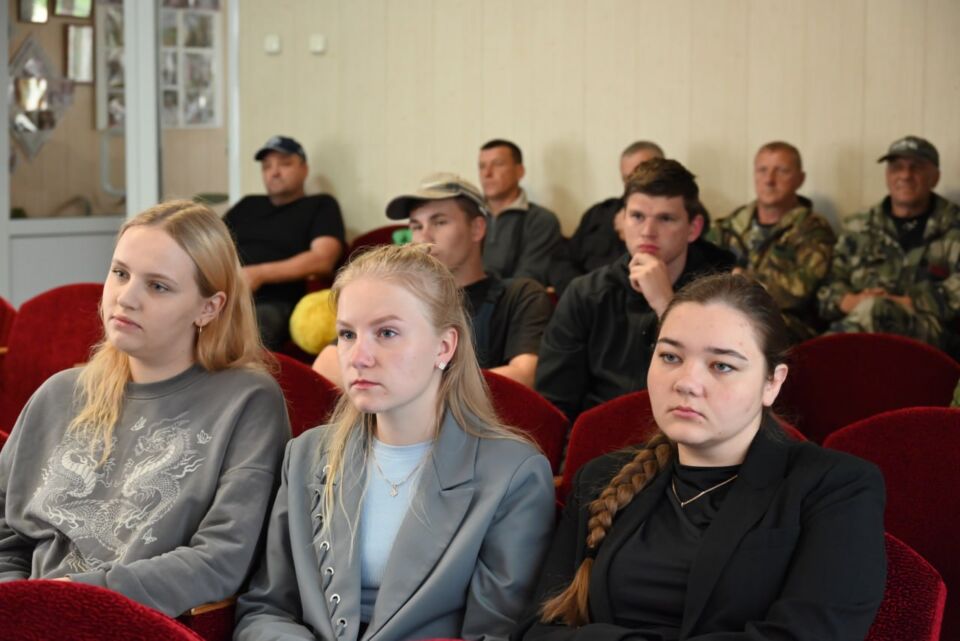 Приходит время молодых. Единый день информирования населения в Глусском районе