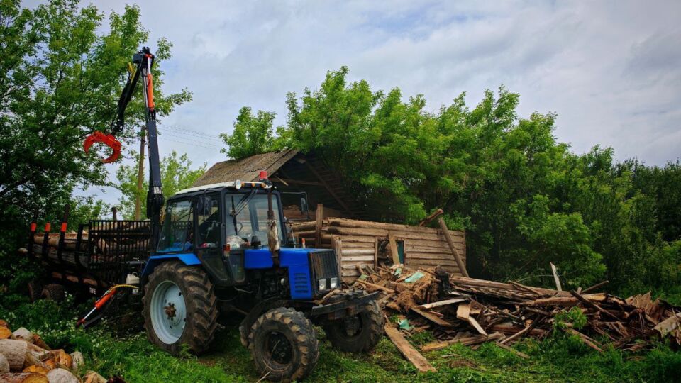 В Глусском районе продолжают работу по благоустройству и наведению порядка на земле. Фоторепортаж