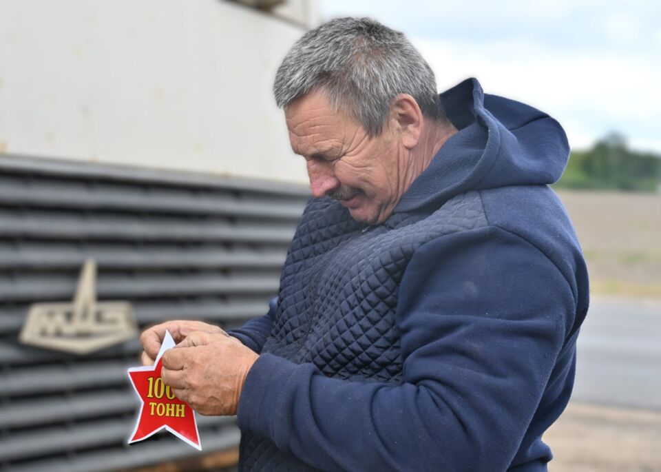 Леанід Палазняк — вадзіцель-тысячнік ААТ “Глускае райаграпрамтэхзабеспячэнне”