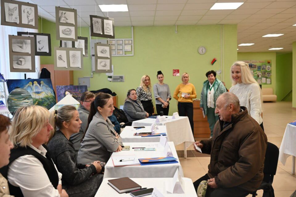 Ярмарка вакансий для людей предпенсионного и пенсионного возраста, а  также инвалидов прошла в Глуске