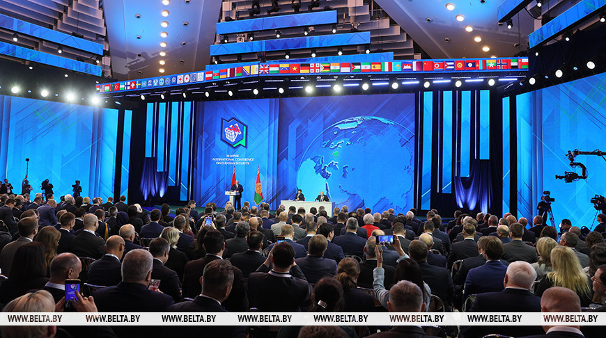 Лукашенко принимает участие в Минской международной конференции по евразийской безопасности