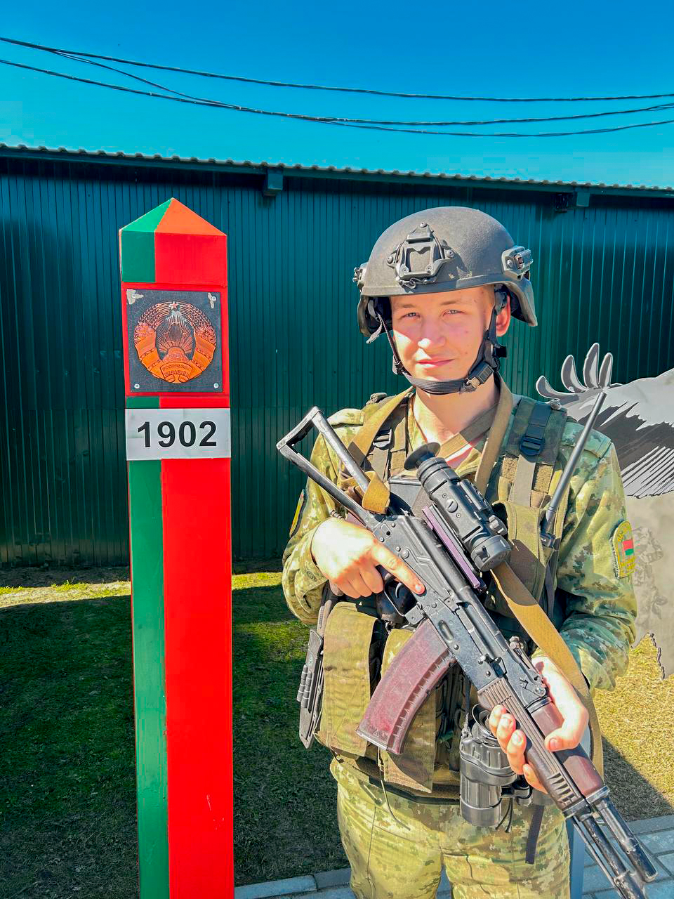 Глусский парень Арсений Окрут на погранзаставе