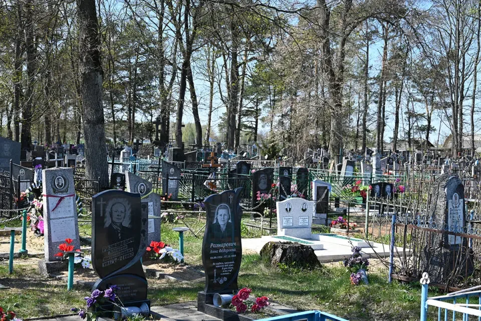 Расписание богослужений на кладбищах по случаю Радоницы