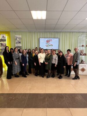 Заседание дамской гостиной провели для ветеранов педагогического труда и молодых работников системы образования района в  Глуске