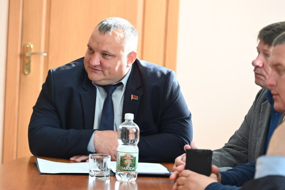 Глава района Алексей Журавлёв провел день информирования в ОАО «Агрофирма «Славгородский»