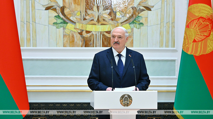 Лукашенко — ветеранам: мы вашу Победу никому не отдадим