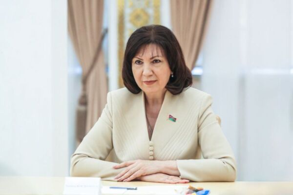 Наталья Кочанова поздравляет с Днем Победы