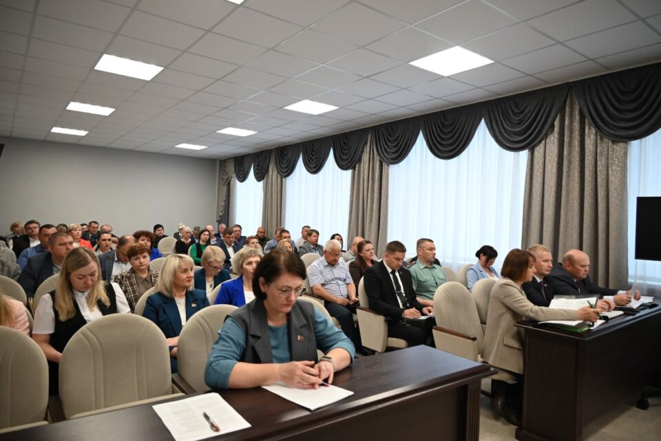 Сегодня в Глусском райисполкоме обсудили готовность к оздоровлению детей во время школьных каникул