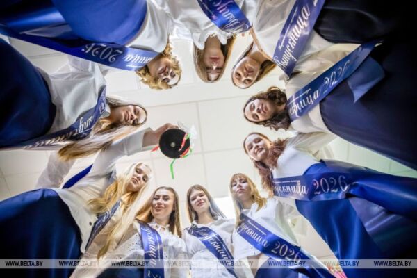 Выпускные вечера для 11-классников пройдут сегодня в Беларуси