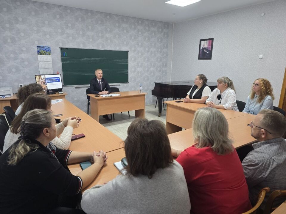 Крепкая семья — основа демографического благополучия и стабильности страны. В Глусском районе проходит единый день информирования