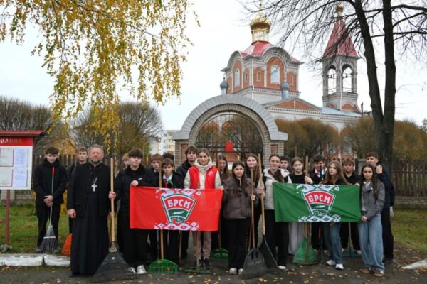 Молодежь Глусчины подключилась к республиканской акции «Восстановление святынь Беларуси»